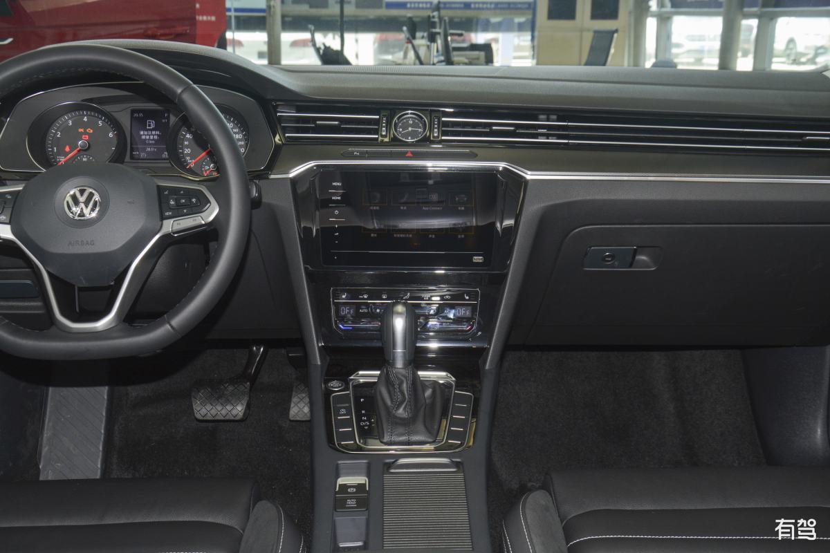 大众迈腾汽车的智能科技和连接性功能有哪些？