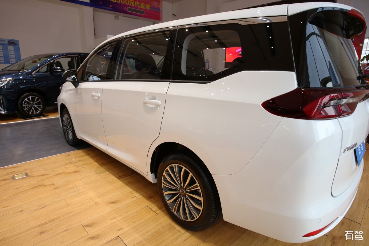 MPV 汽车：空间与舒适的完美结合