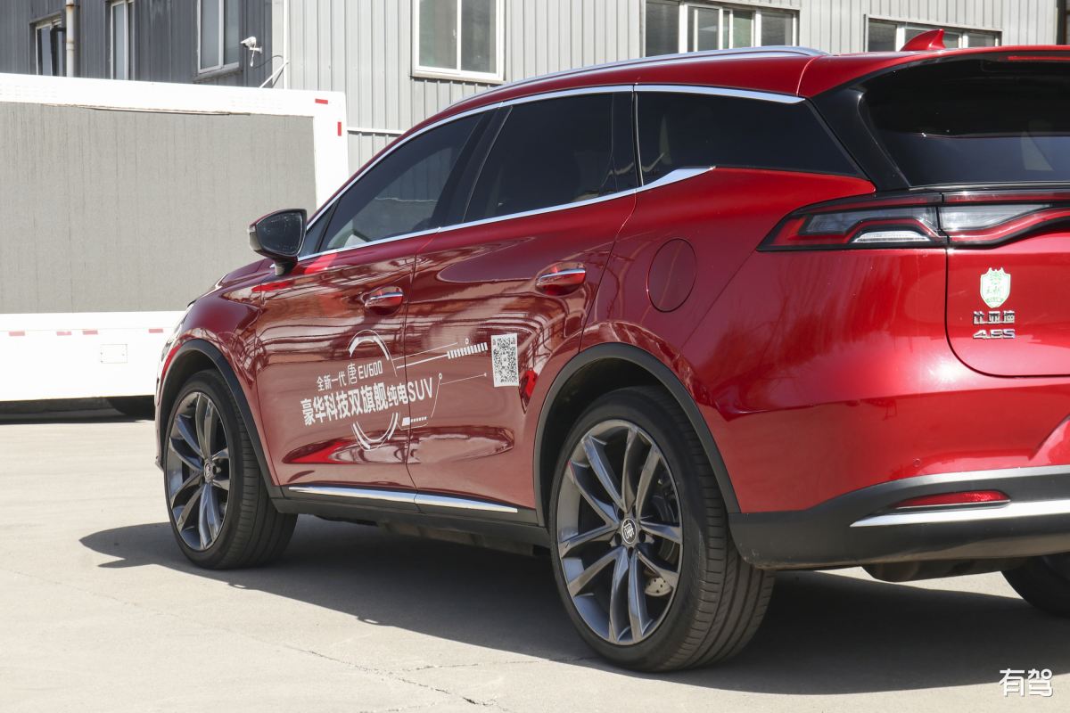 仰望U8预售当天订单火爆吗？为什么他们愿意买一百多万的比亚迪？1000字左右的回答