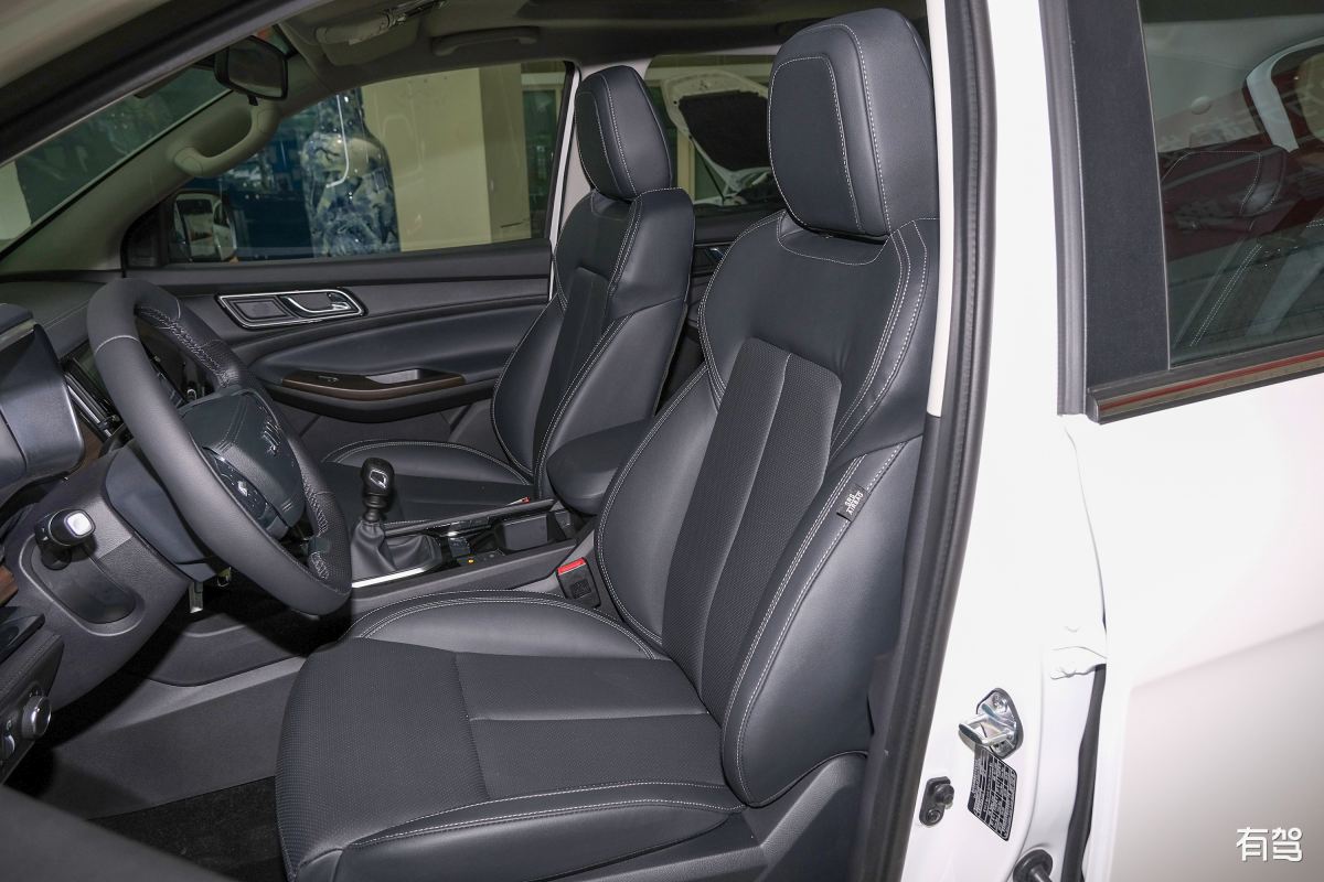 奔驰s350后排中间座椅怎么放倒