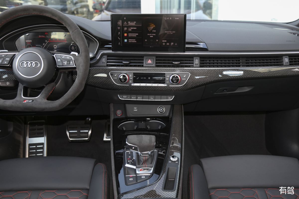 你现在是一个车评人你需要写一份奥迪RS7的驾驶体验