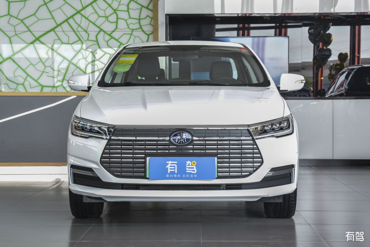 10万预算买比亚迪轿车？宋Pro、秦Pro值得一看！