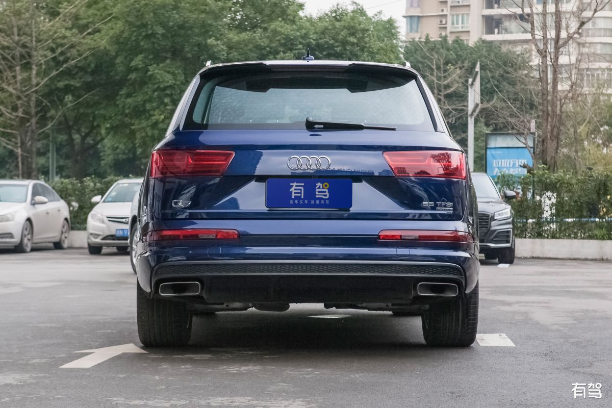 奥迪q8和q7的区别