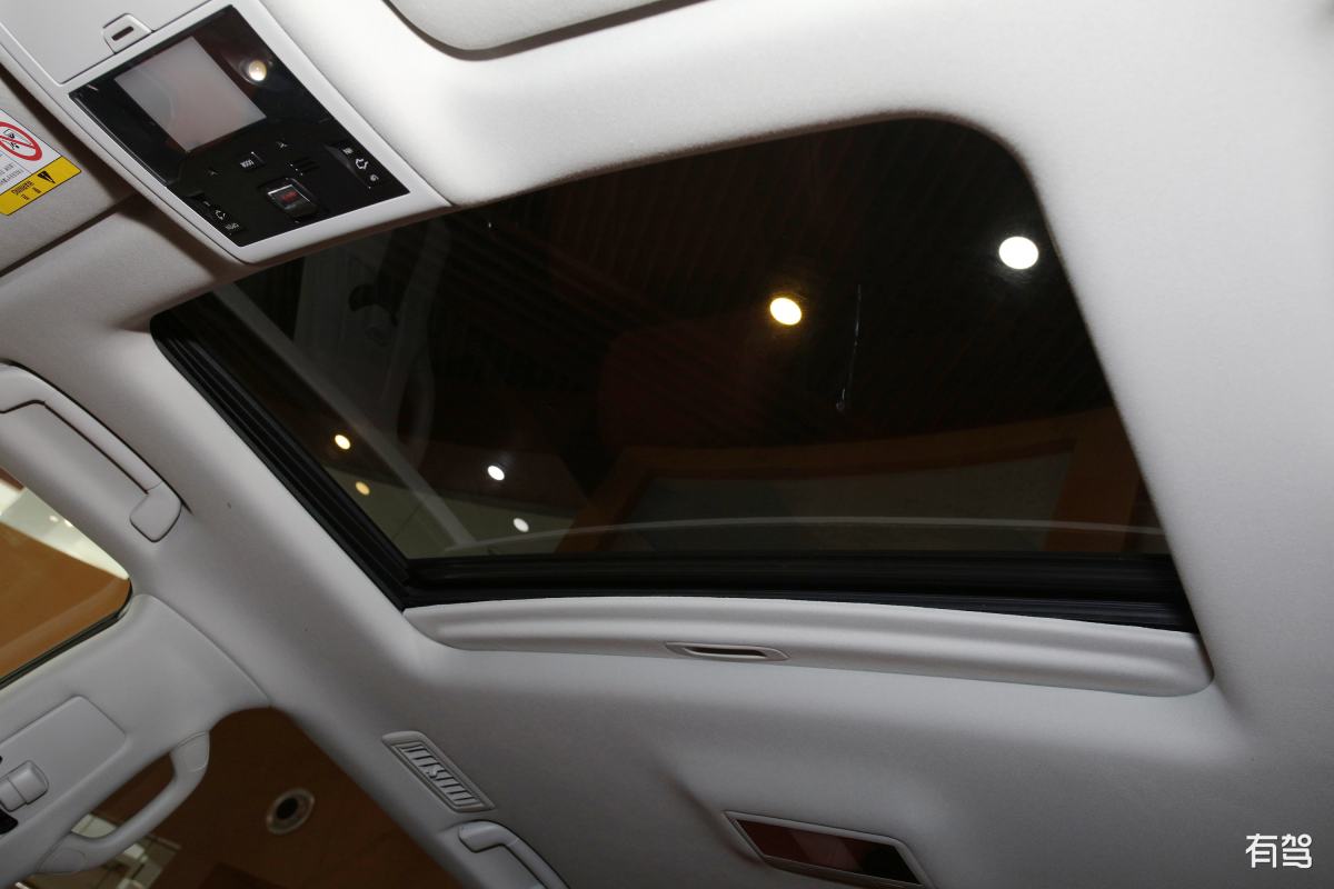 给我一个一千字的雷克萨斯竞争品牌售后服务满意度情况的回答