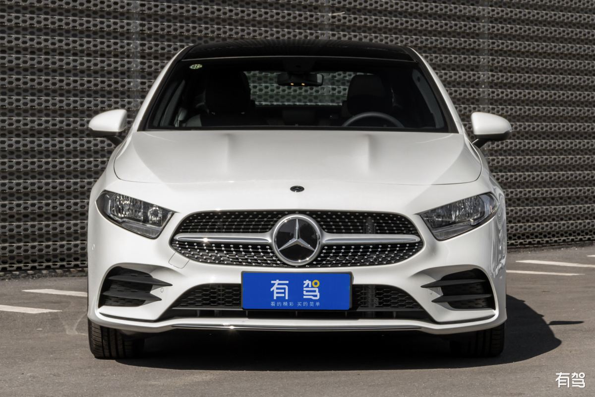奔驰,奔驰a级,2021款 a 180 l 运动轿车