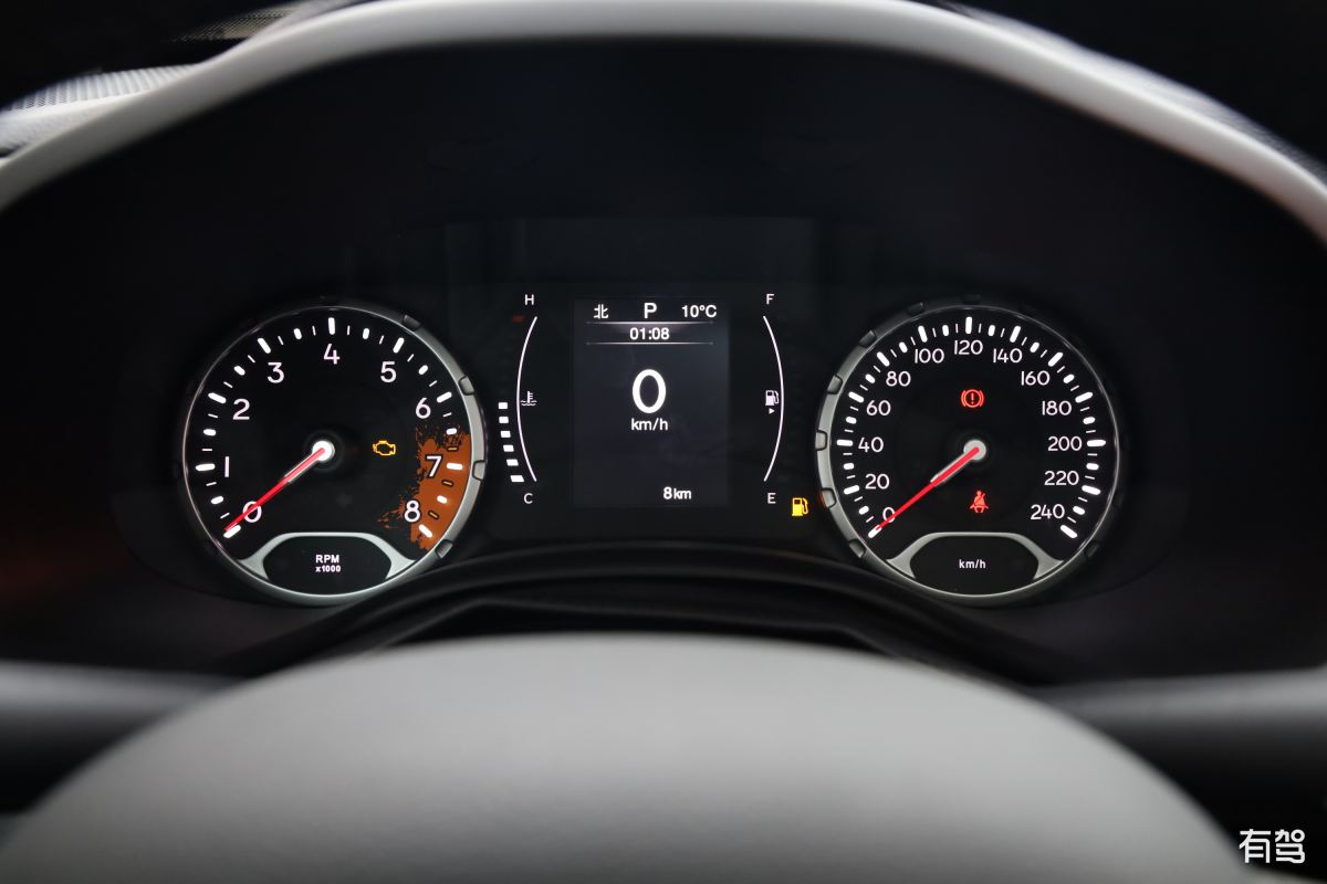 jeep,自由侠,2019款 220t 自动精英版