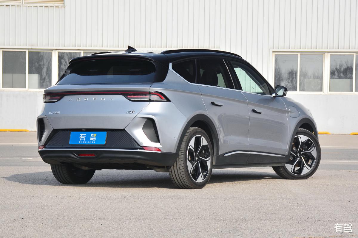 假面骑士极狐 - 来自北极的冰雪战士