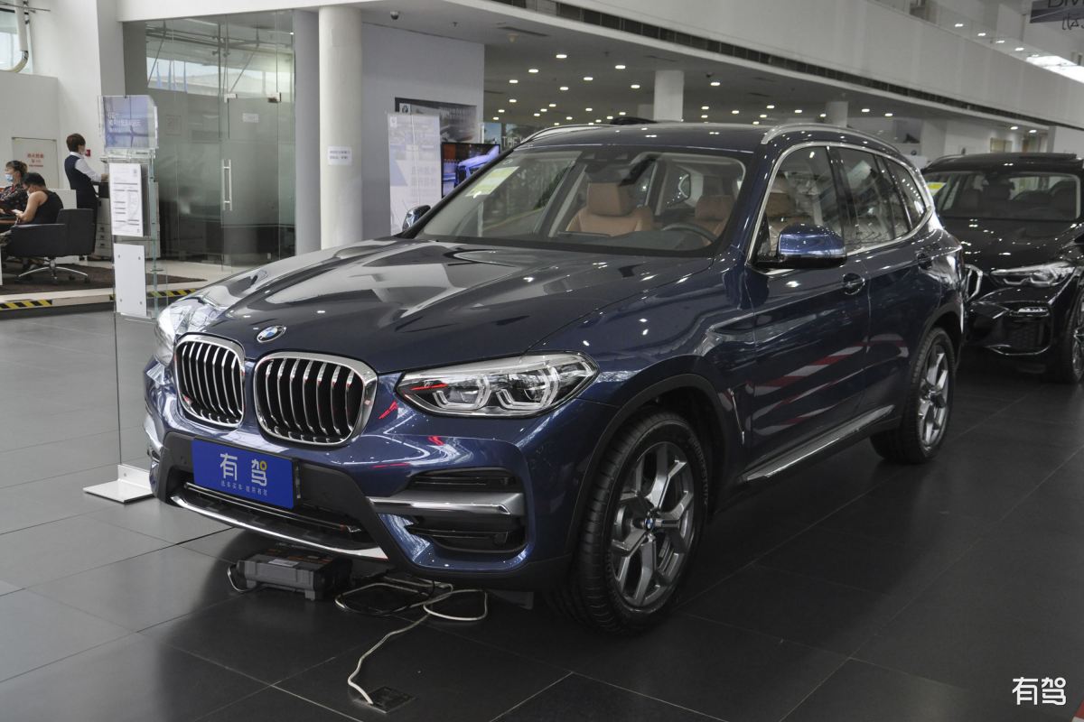 2023款宝马X3对比奔驰GLC：哪个更胜一筹？
