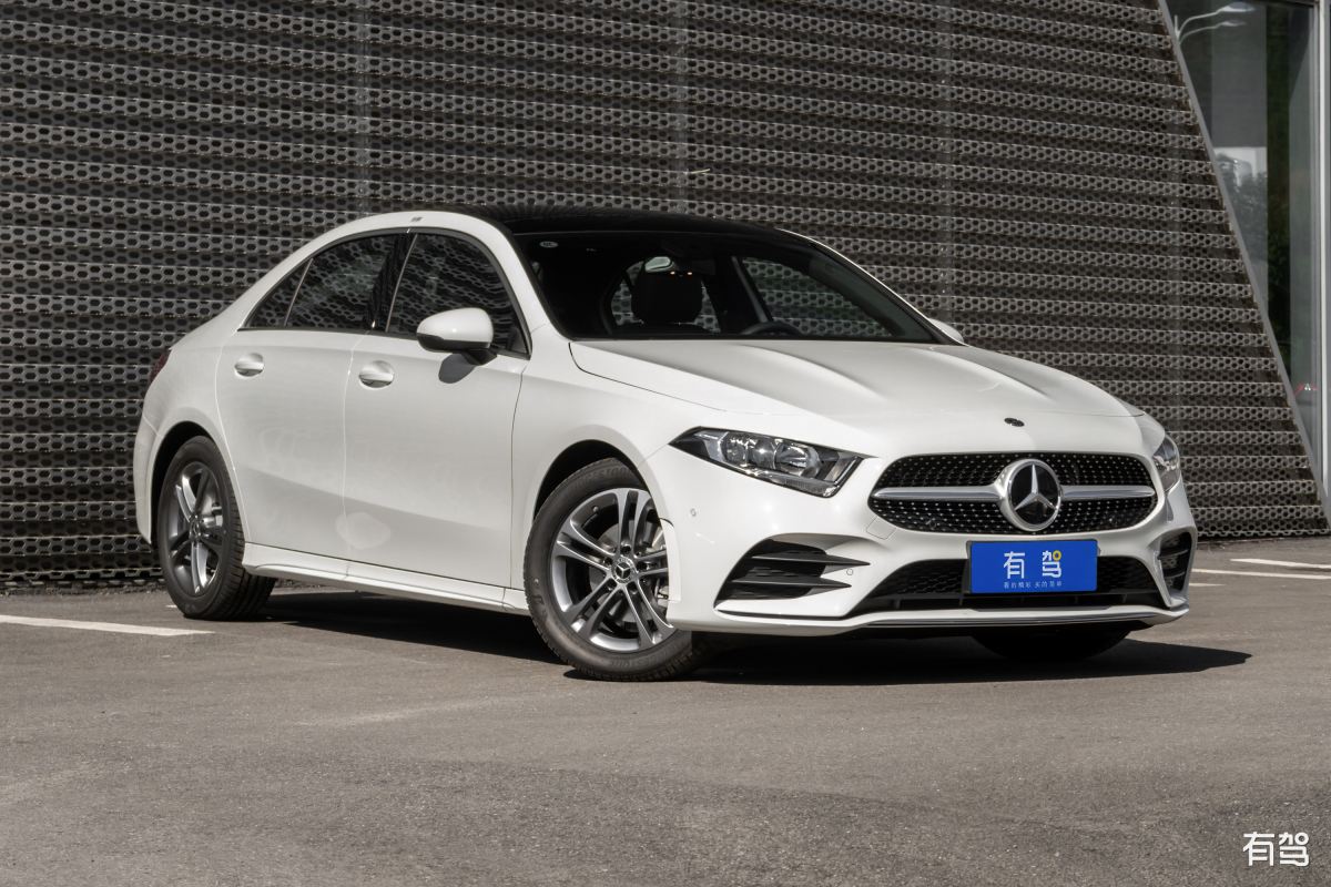 奔驰,奔驰a级,2021款 a 180 l 运动轿车