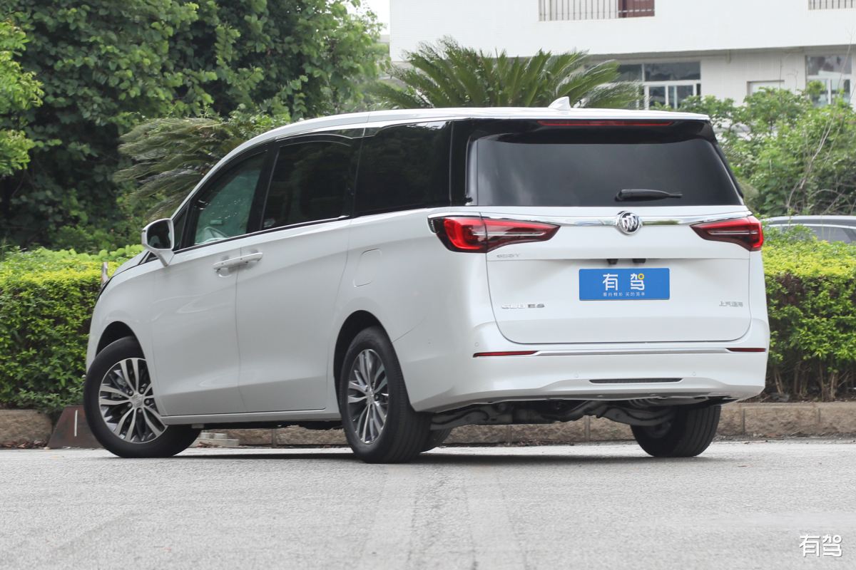 MPV 汽车：多功能与舒适的代名词