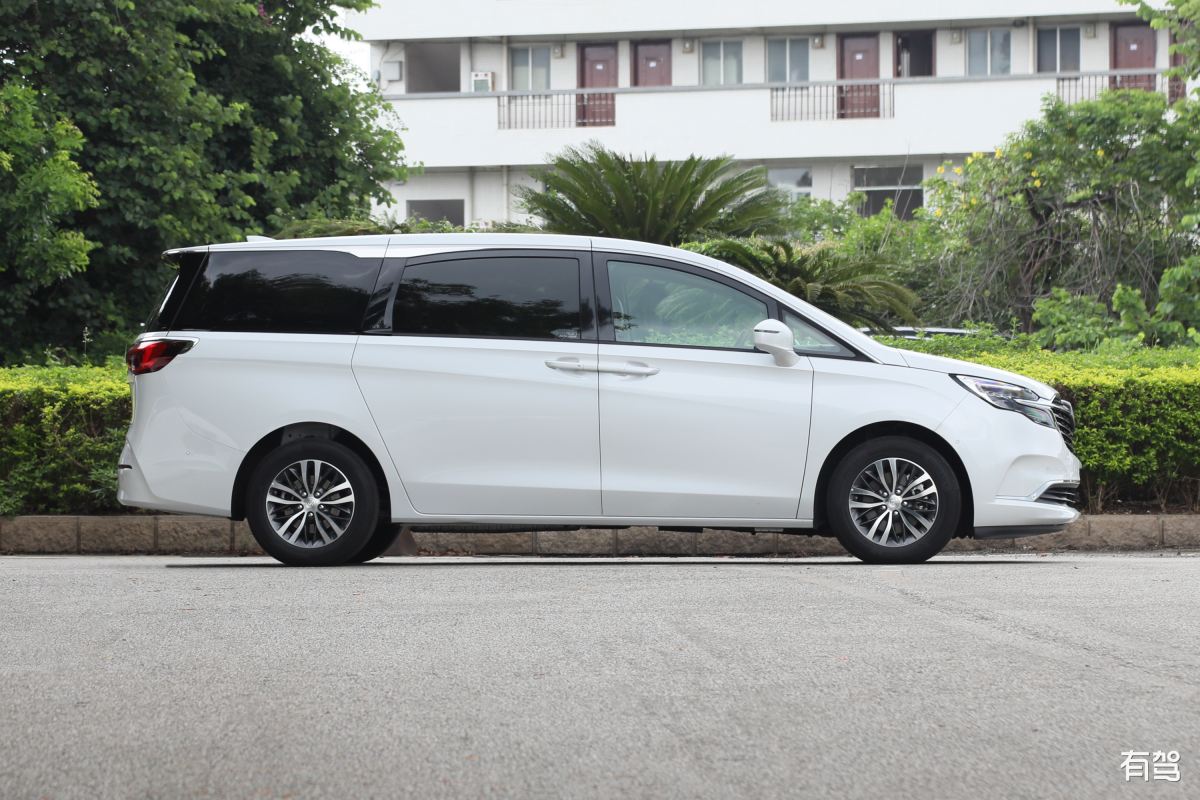 MPV汽车：功能强大、舒适实用，适合各种人群