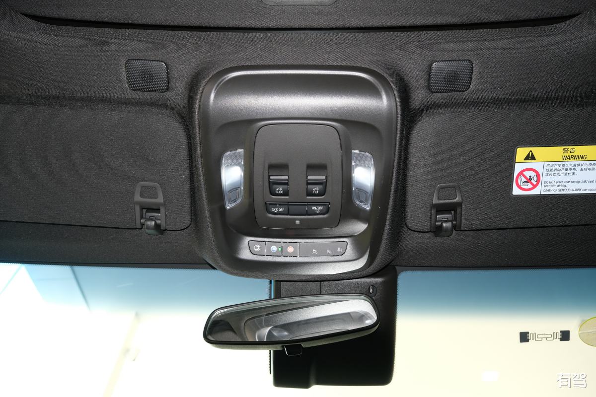 17款蒙迪欧自带行车记录仪内存卡具体在哪个位置 200字