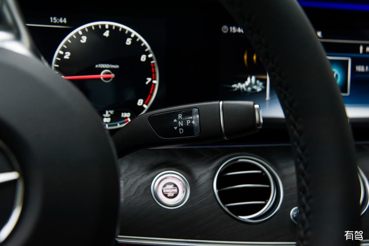 奔驰停驻车内保护系统故障原因