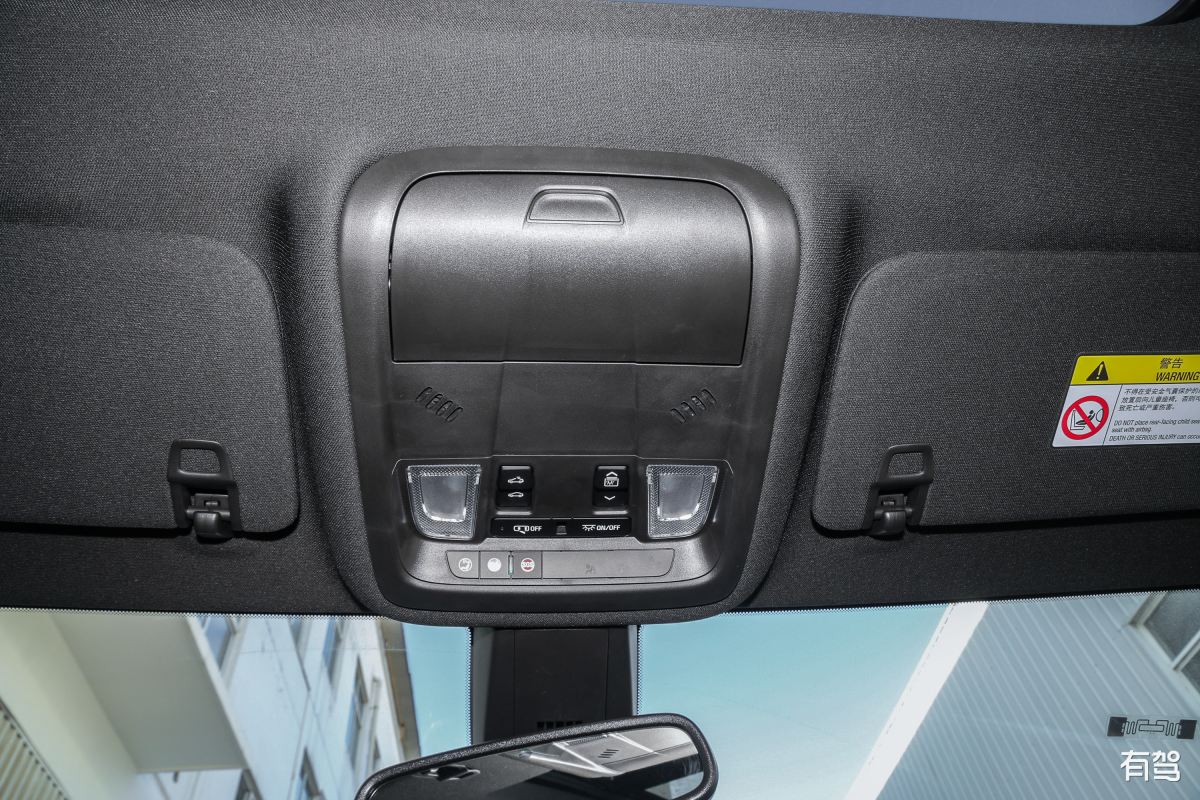 17款蒙迪欧自带行车记录仪内存卡在那个位置 200字