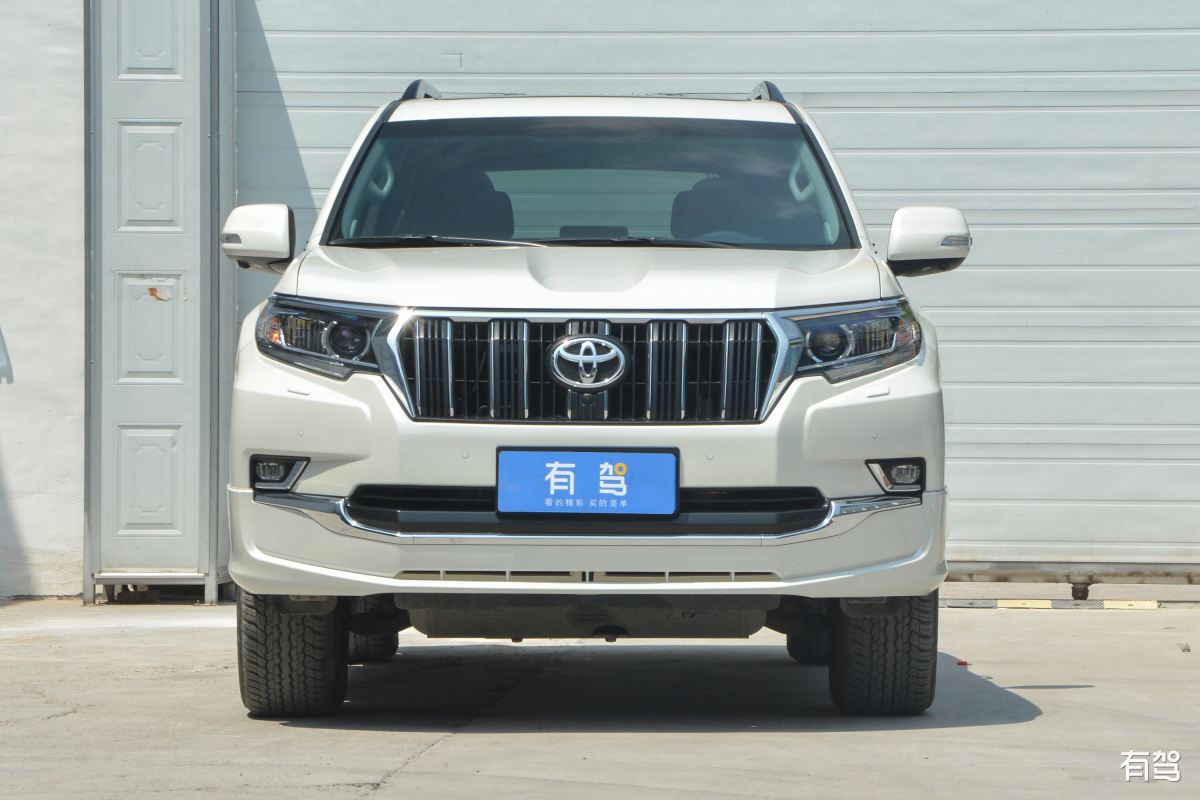 写一个1分钟30秒的丰田霸道4000的短视频文案