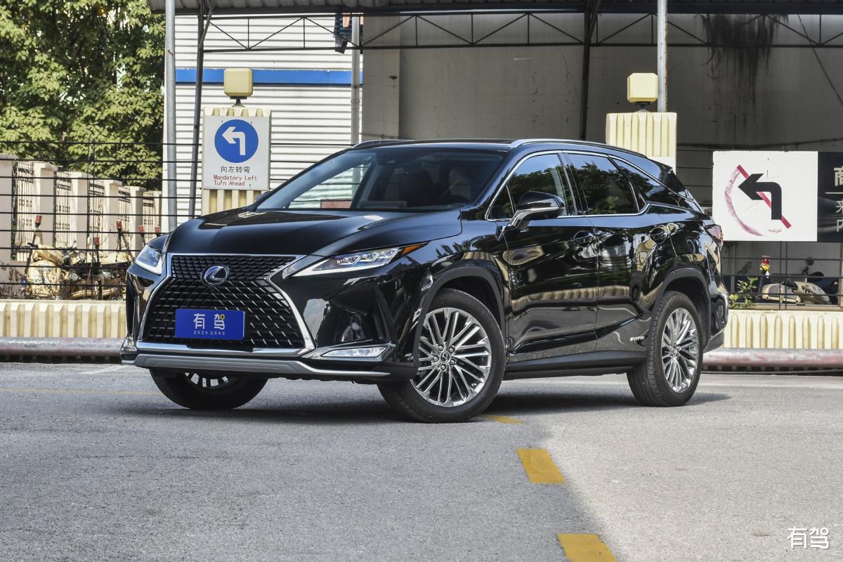 生成一个介绍雷克萨斯RX的试驾体验脚本重点突出电动驱动系统