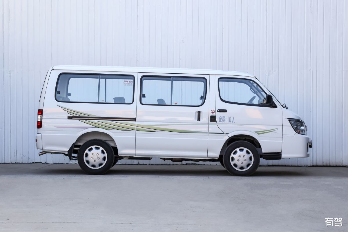 金杯面包车7座报价 200字