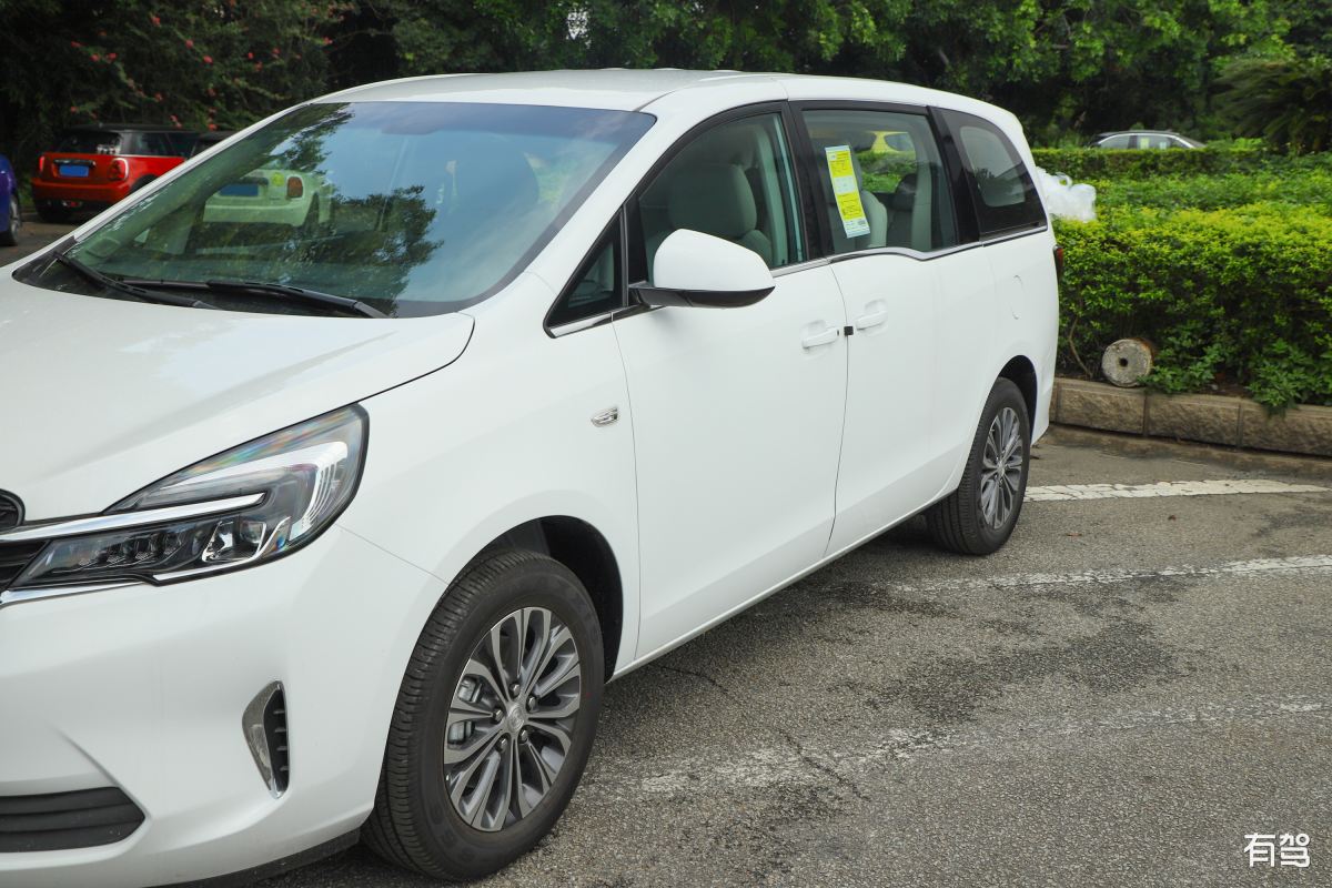 MPV 汽车：多功能车型的优缺点、分类、品牌及型号