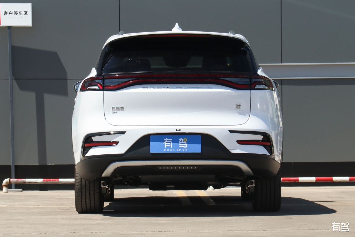 比亚迪全新一代唐EV四驱官方电耗公布：18.2kWh/100km，续航里程520km