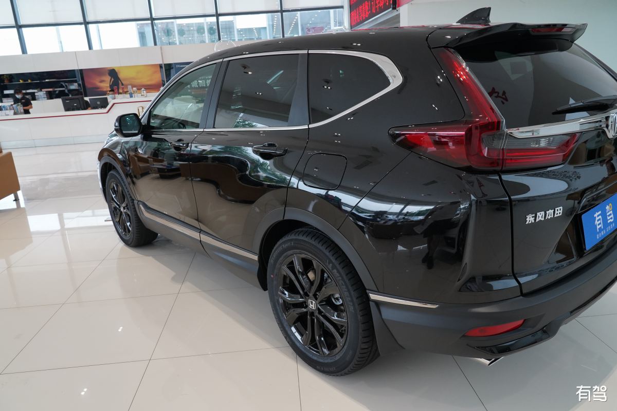 写一首表达爱情情绪的中文爵士歌曲歌曲表达的主题为和平歌词结构为verse1、verse2、Pre-Chorus1、chorus1、chorus2、verse3、verse4、chorus3、Bridge1、chorus4并确保chorus1、chorus2、chorus3、chorus4、verse5、Pre-Chorus2、chorus5、Bridge2、歌词不重复每段歌词结尾使用中文yue类似