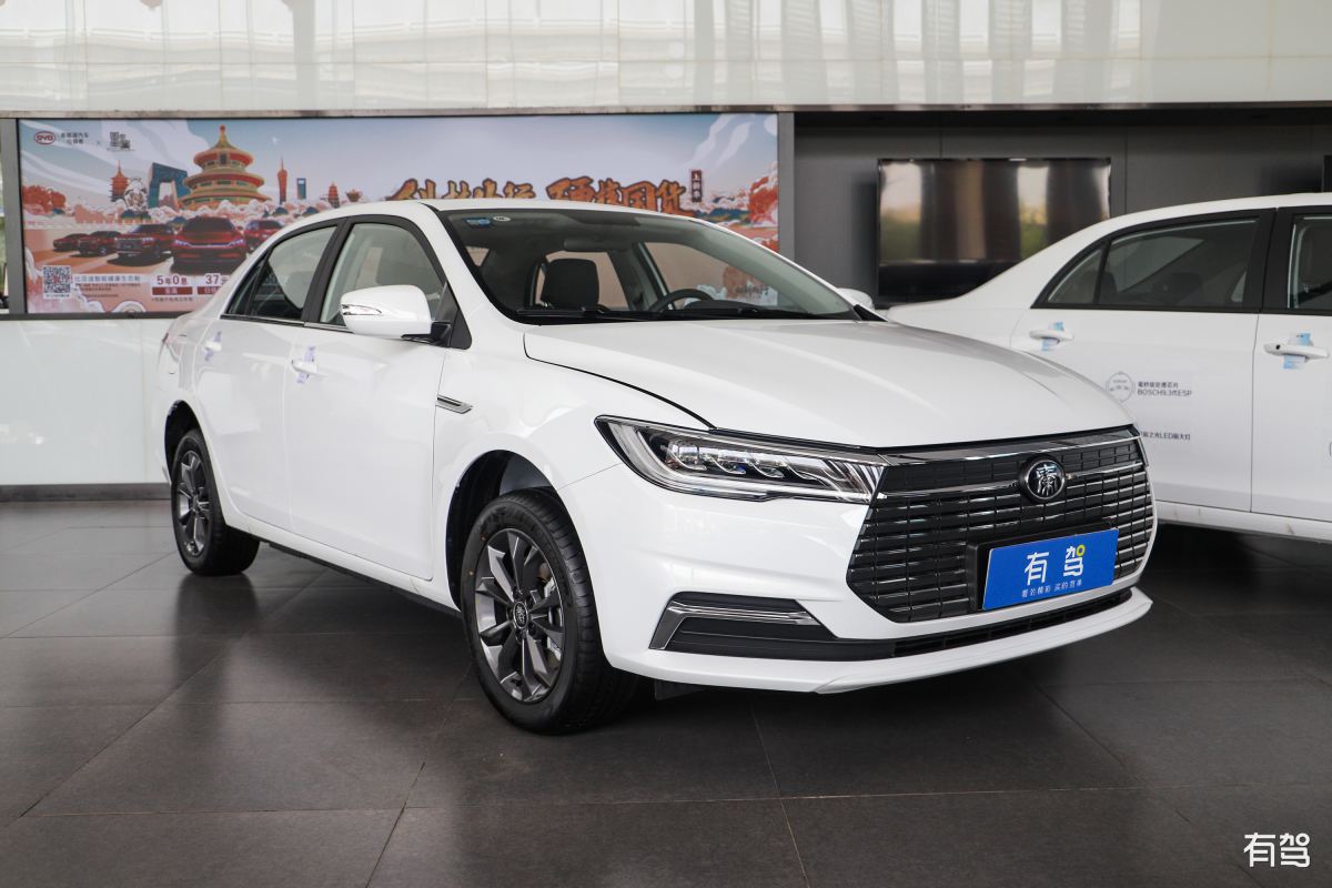 比亚迪秦在线说车 | 揭秘新能源汽车未来，超值优惠等你来抢！