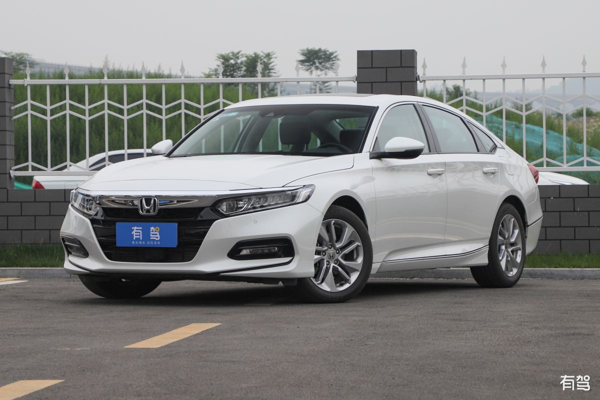 理解以下内容并翻译成中文：Im Jahr 2021 betrug der Jahresumsatz von Honda 123803 Milliarden US-Dollar Da Honda eine der beliebtesten Automarken der Welt ist ist es keine Überraschung dass Autofahrer ihr Fahrzeug in