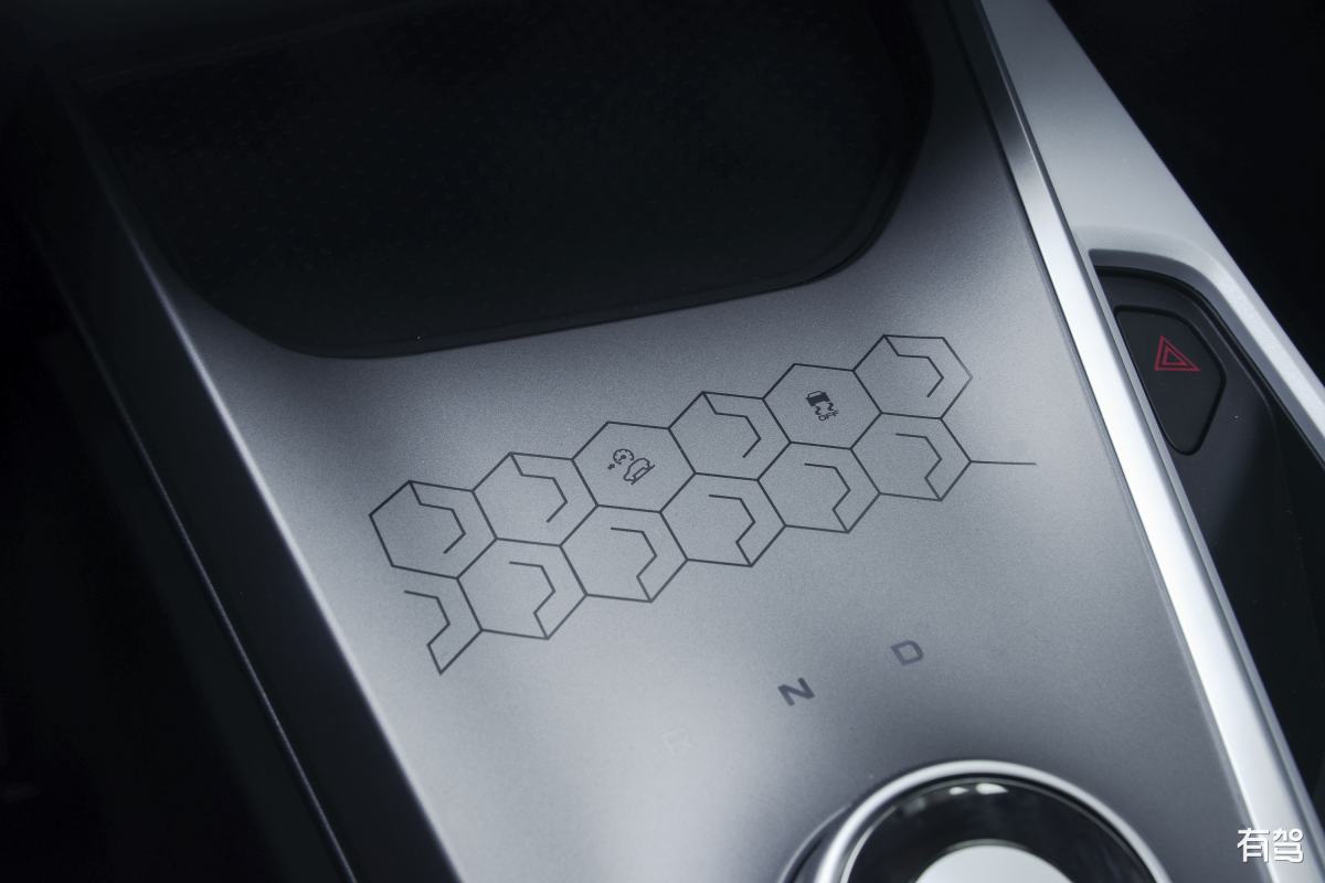 C++算法：判断点是否在多边形内