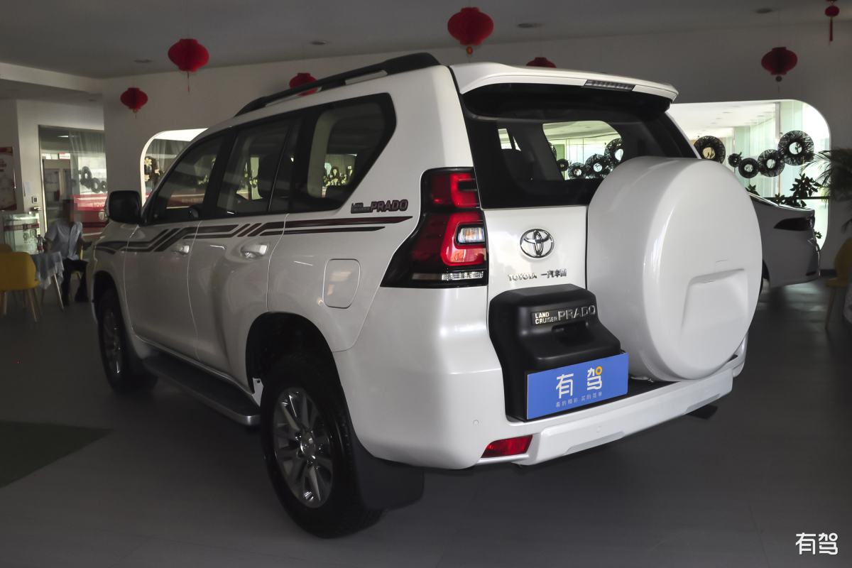 丰田霸道4000 1分钟30秒短视频文案：野性征服，王者之气