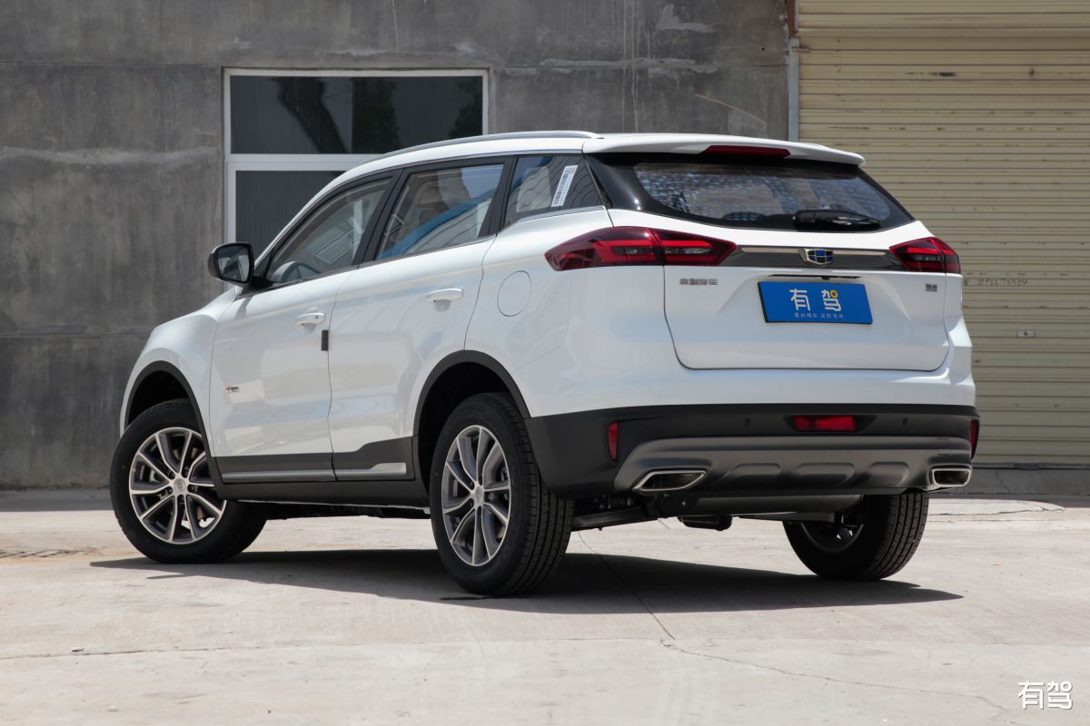 闭眼选的智能燃油车来了吉利博越轻体验百事干杯。围绕这篇博文写1条10字左右的评论