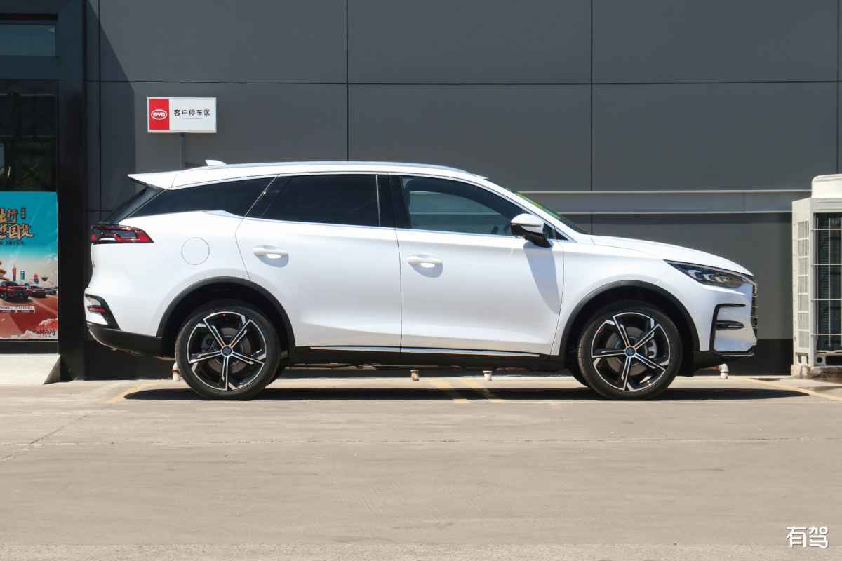 比亚迪唐参数配置详解 - 续航里程、油耗、尺寸等