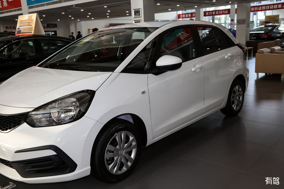 十万元内家庭汽车推荐：飞度、高尔夫、卡罗拉、C3 等