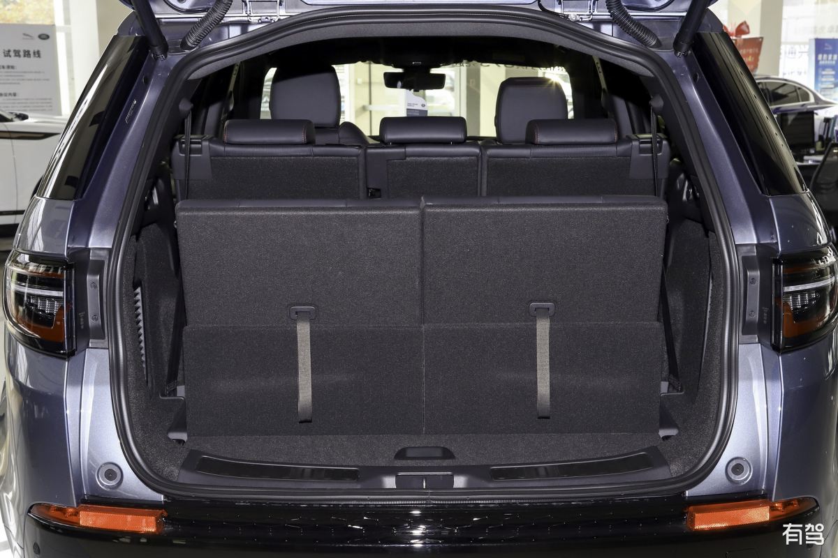 二次元服装定制品牌盈利模式：定制费用与产品销售