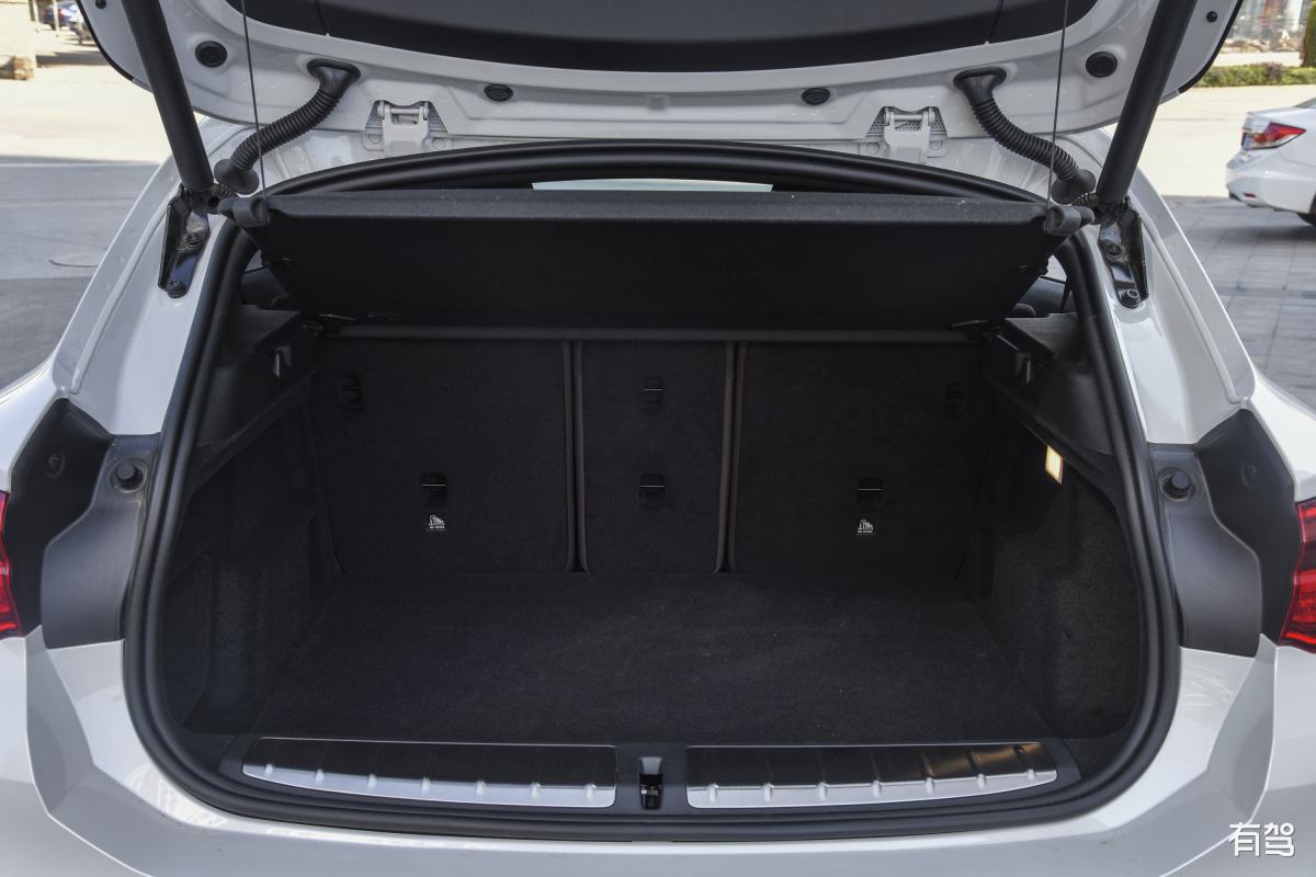 三元函数 u=x^2yz 的定义域、取值范围及影响因素分析