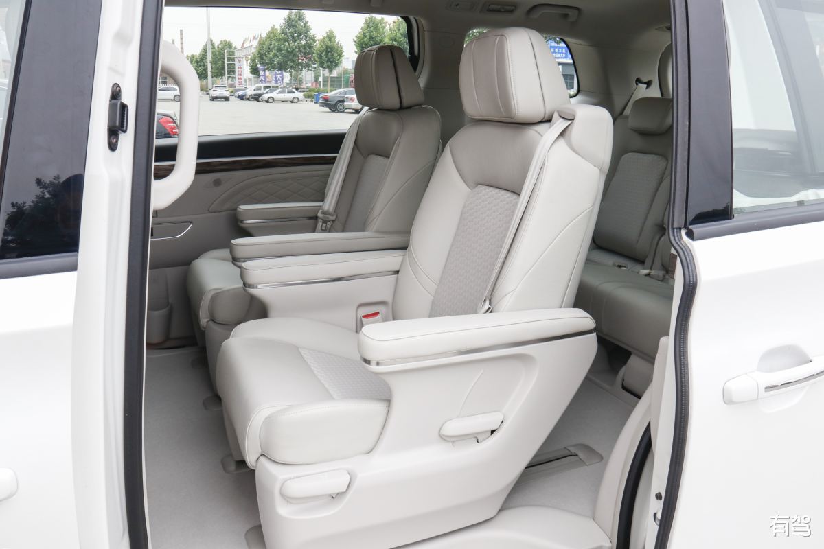 MPV：空间、舒适与实用性的完美融合