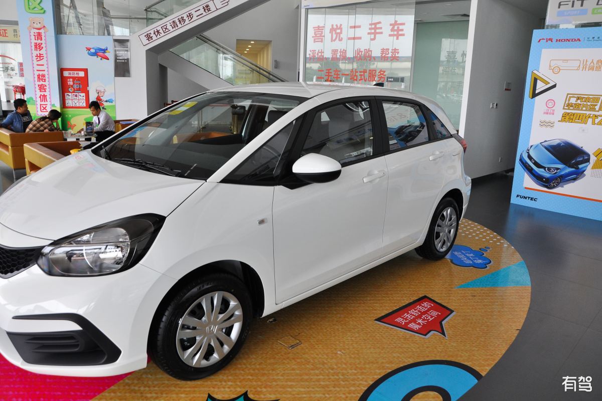 十万元内家庭汽车推荐：飞度、高尔夫、卡罗拉、C3 等