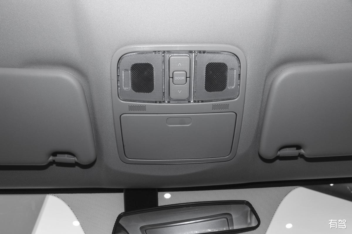 埃安炫580中控显示屏的RST孔在哪里可以找到 2100字