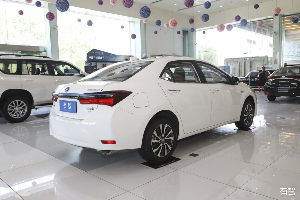 油电混合动力汽车口碑好的车行驶公里优缺点落地价格。