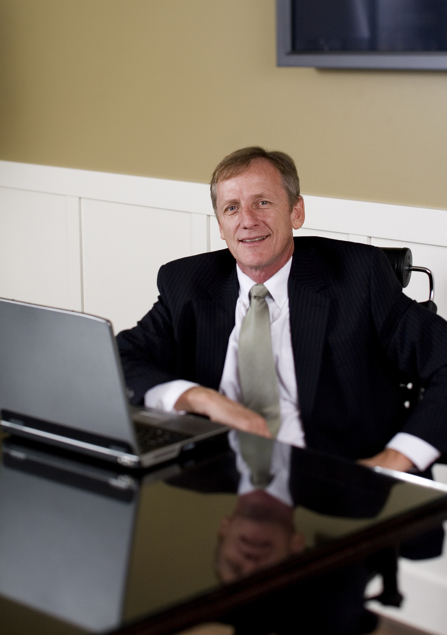 Because the CEOs current laptop is very old running slowly and unable to meet the work demands Branch has decided to purchase a new laptop for the CEO We have called for the quotation from the differe