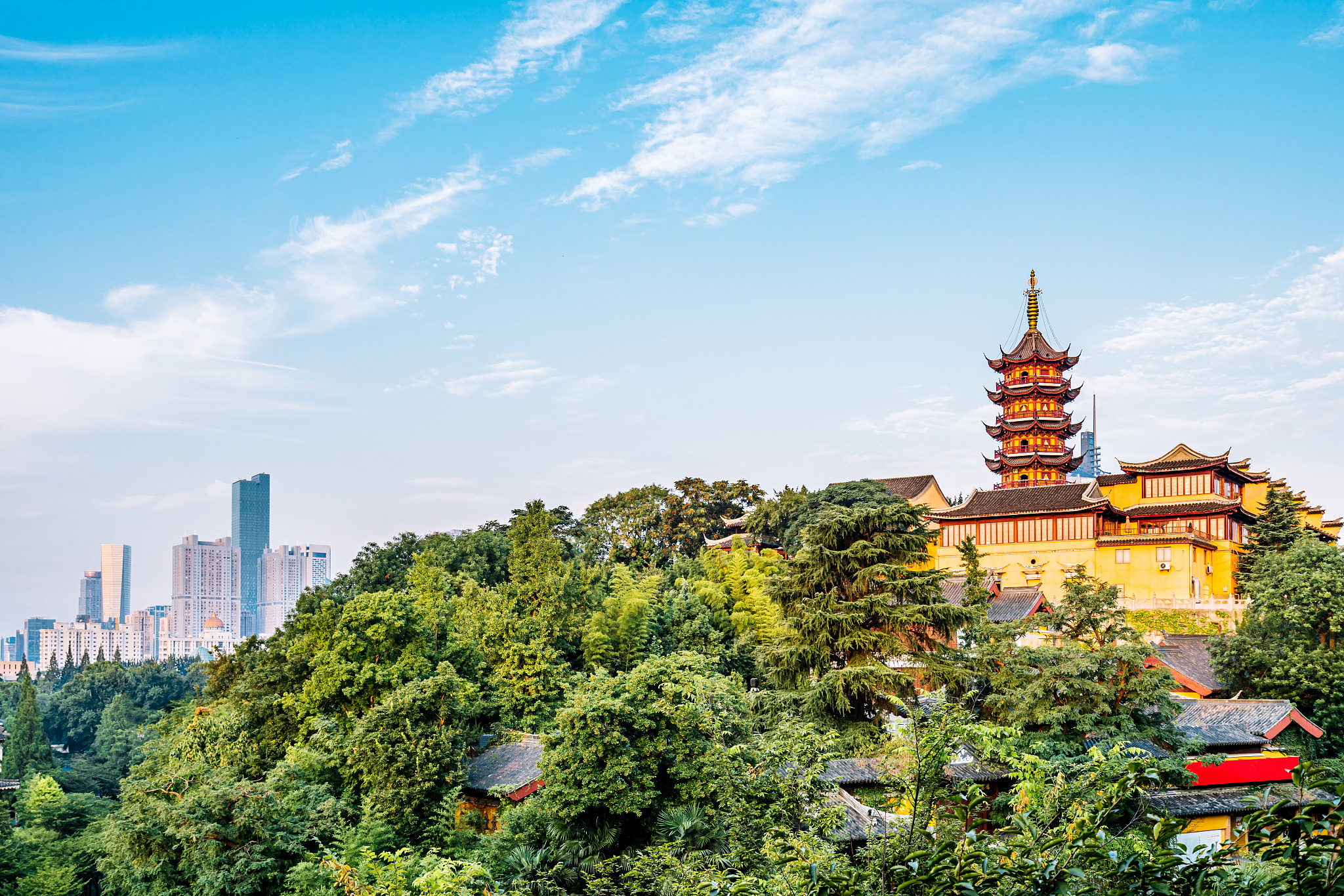 中国江苏省南京市鸡鸣寺清晨风光