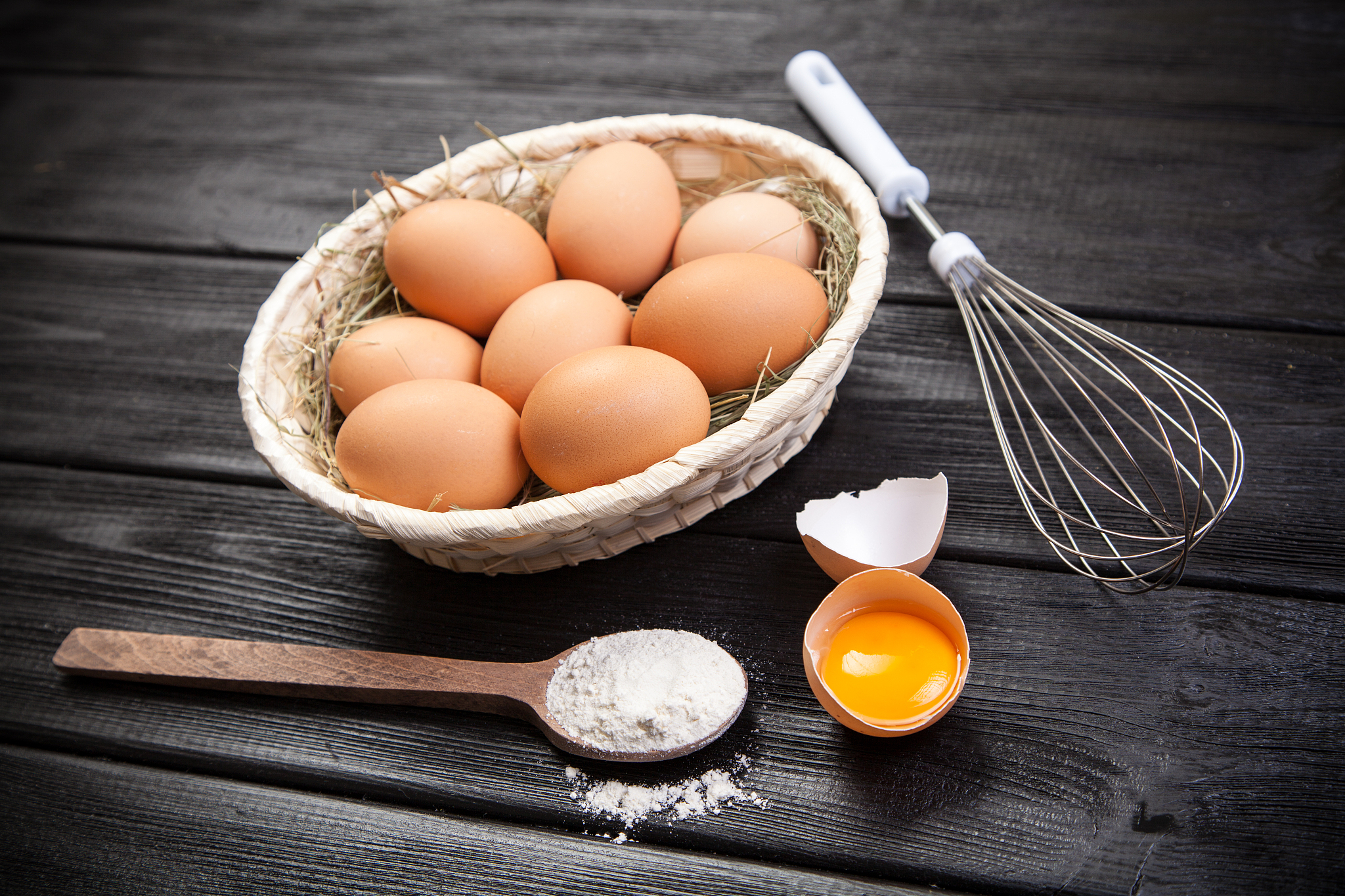 fresh organic eggs
