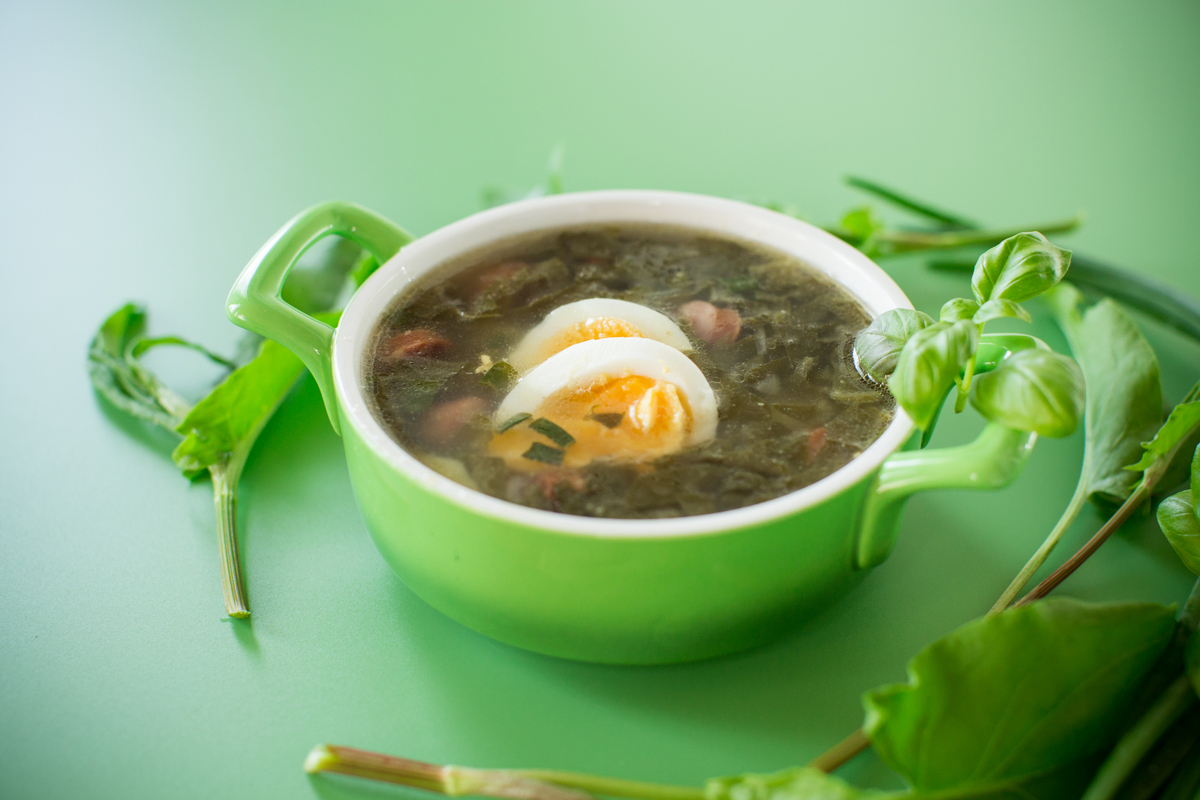 请根据以下模板写一份相似的文案语言贴近生活描述有画面感和诱惑力文字数量大致相同：夏天孩子经常爱出虚汗还容易疲劳那么这个汤你一定要收好。我每周都会让我家小孩吃一次营养美味又补充蛋白质裙带菜含有丰富的蛋白质和维生素小孩不喜欢喝牛奶的一定要多吃它搭配裙带菜做成汤营养美味一周两次孩子多吃好处多。喜欢您就点个爱心收藏做起来吧