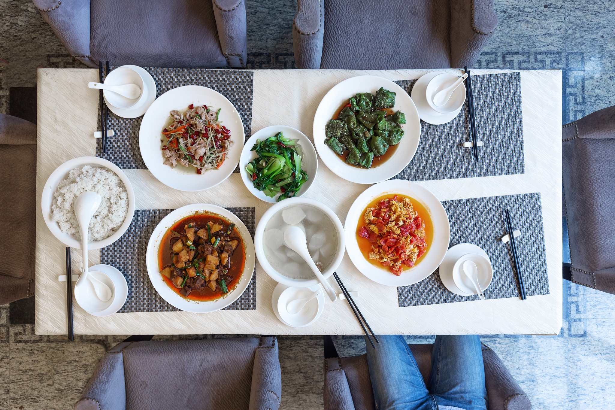 舌尖上的中国：一部深度解析中国美食文化的视觉盛宴