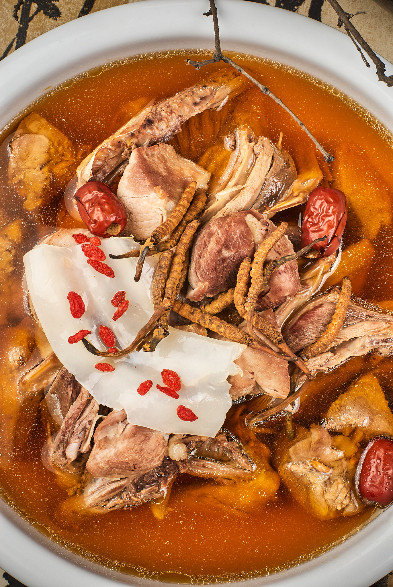 炖鸭子要多久？时间指南，鲜嫩美味秘诀！