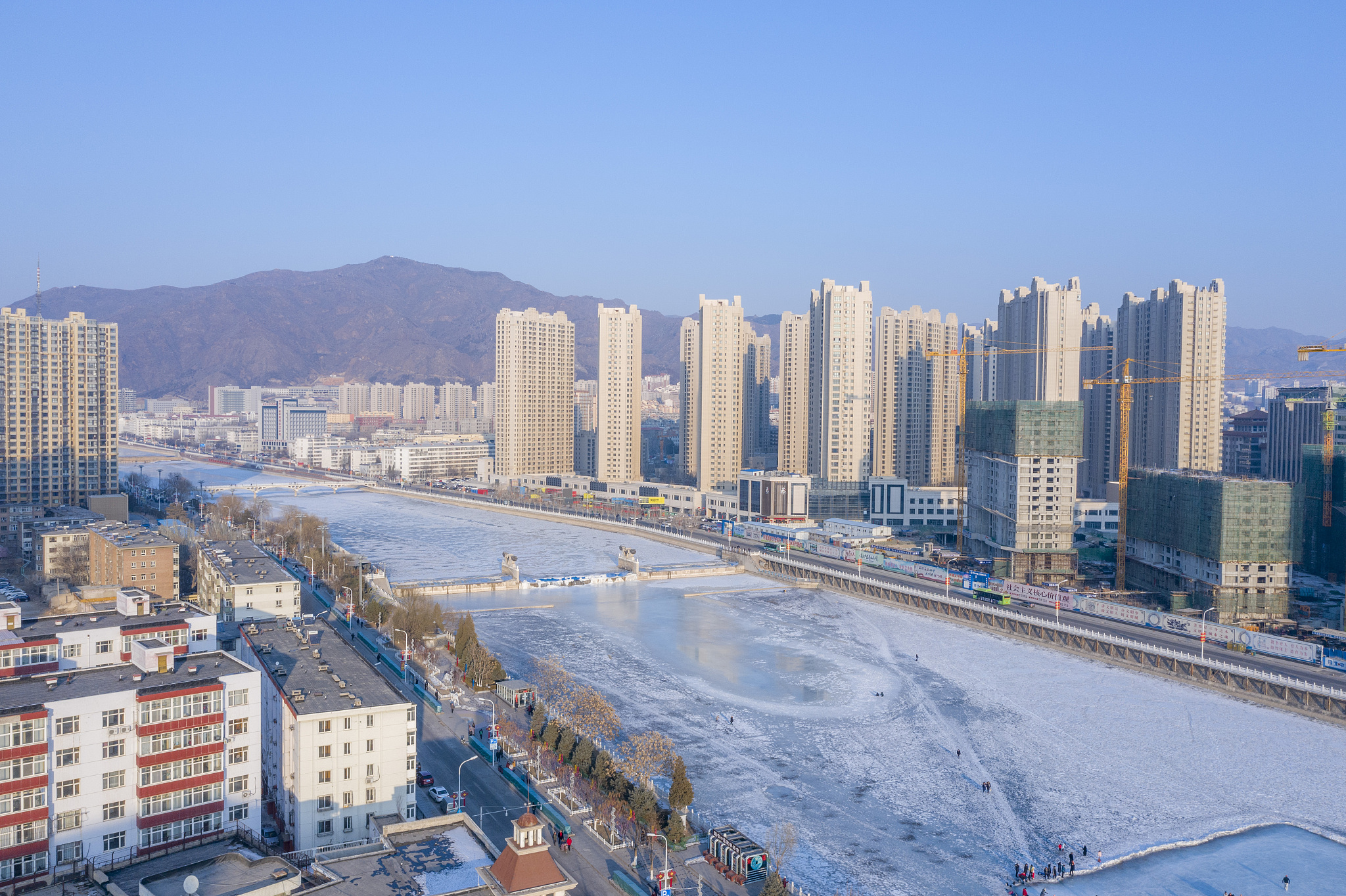 张家口城市高清全景