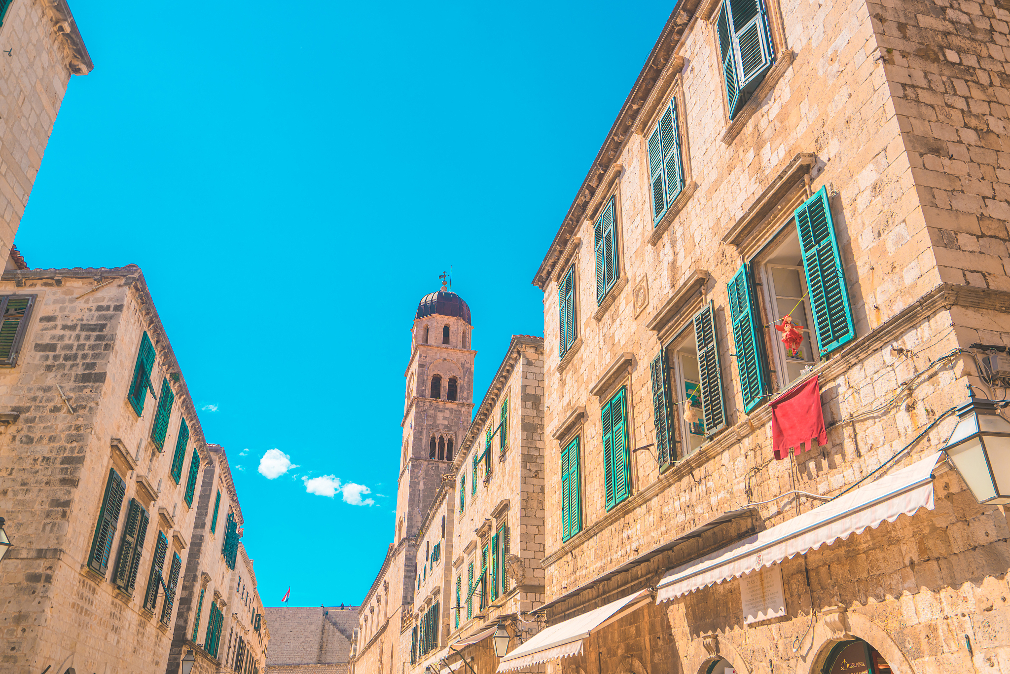 the main street located in the town of dubrovnik, croatia
