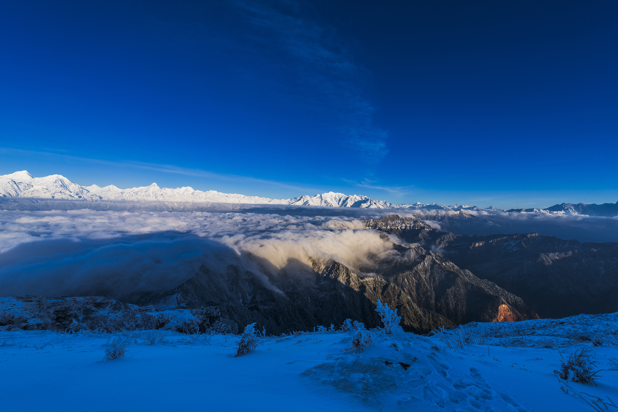 请帮我写1篇650字博客文章主题是：成都到西岭雪山