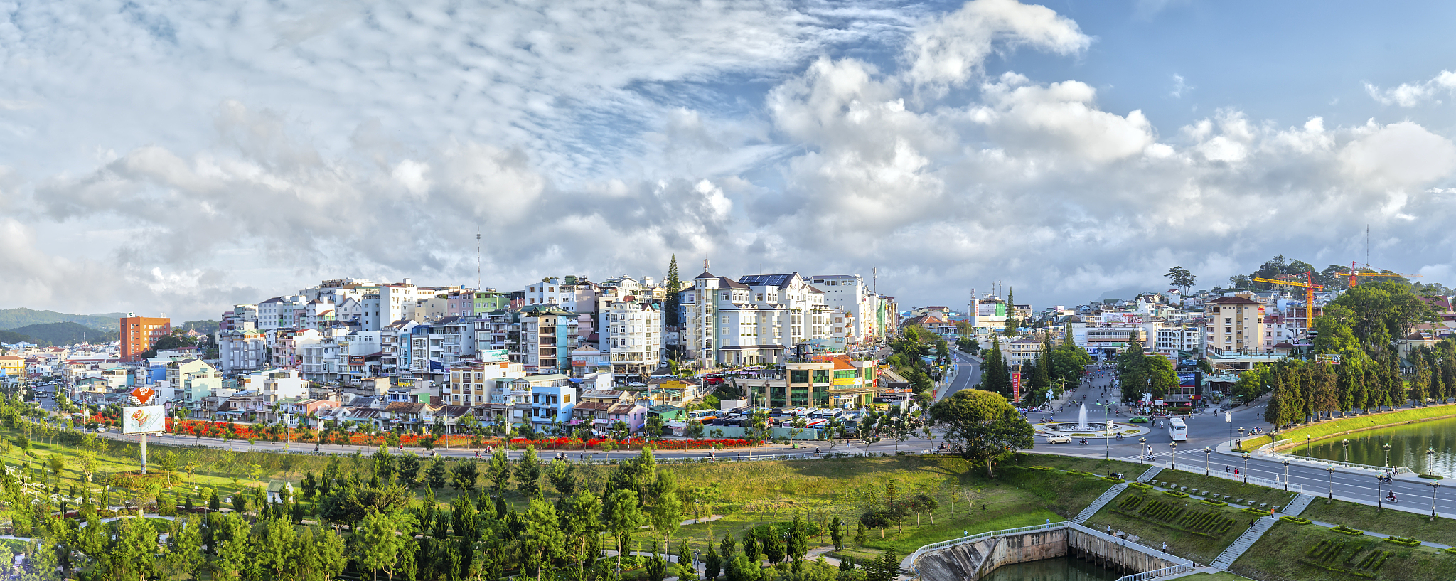 dalat city welcomes new day