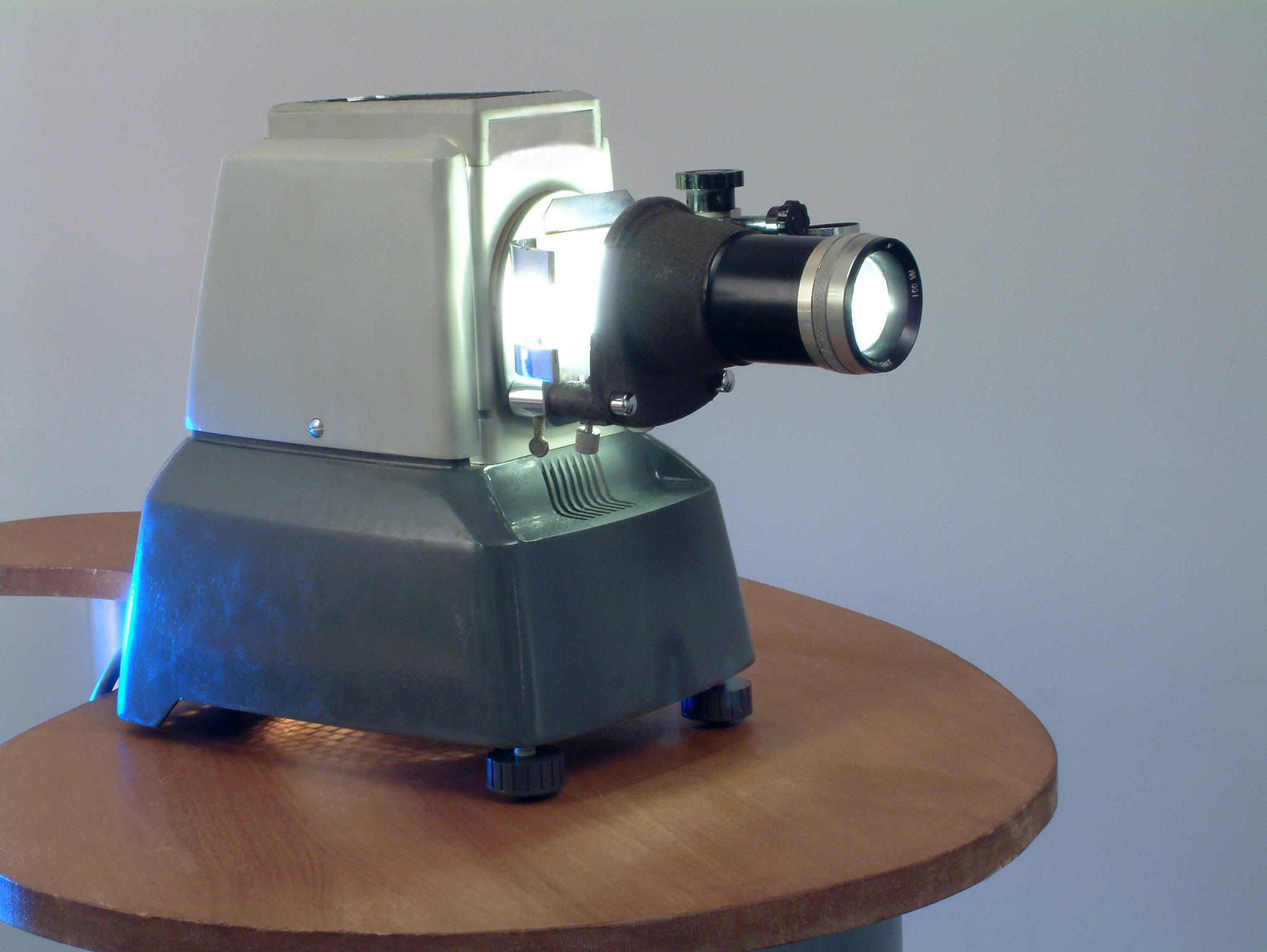 Cryogenically Cooled Tm,Ho:YAP Laser Achieves 15 W Continuous-Wave Output at 2.12 μm