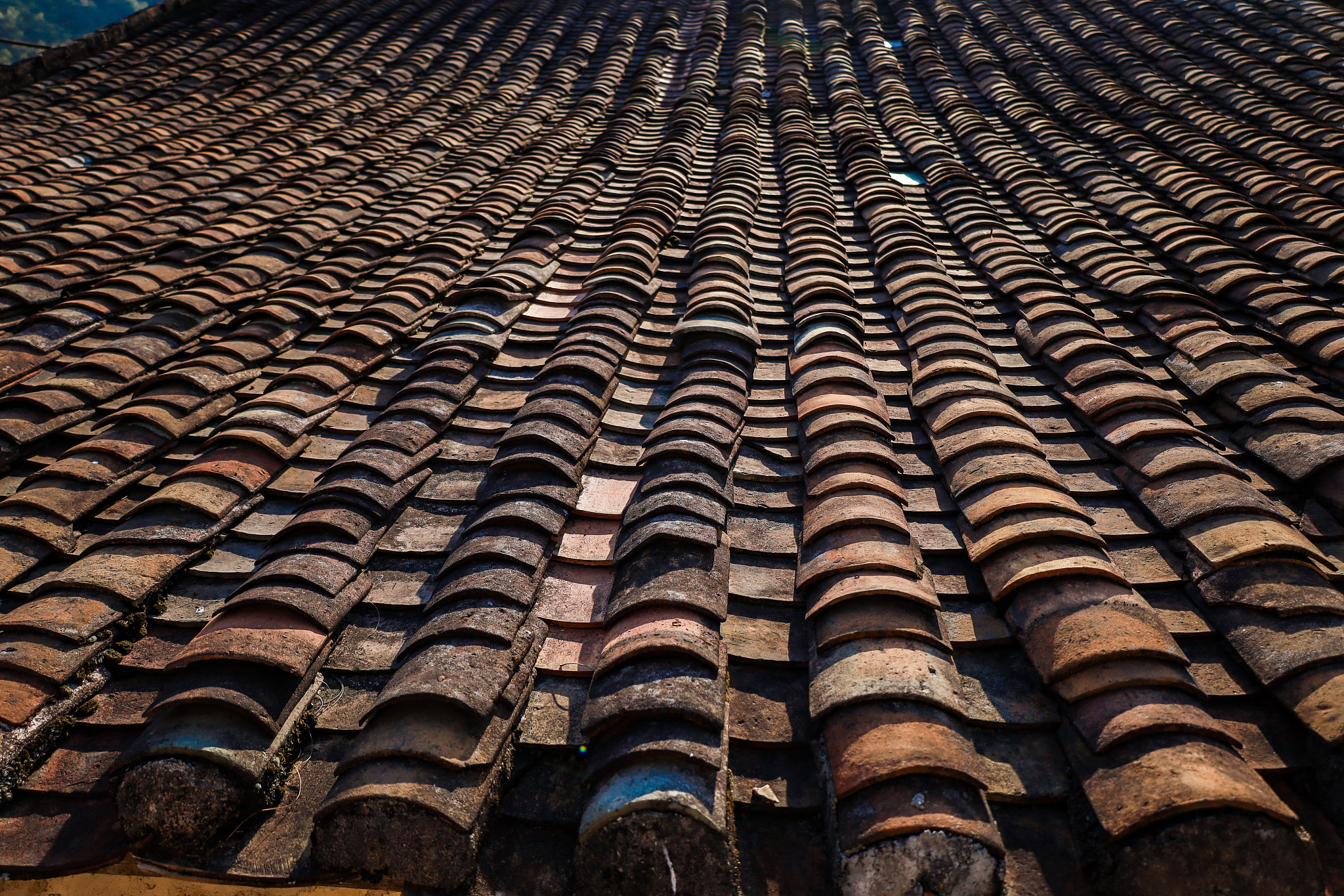 三墙彩钢瓦怎么计算帮我用210字详细描述