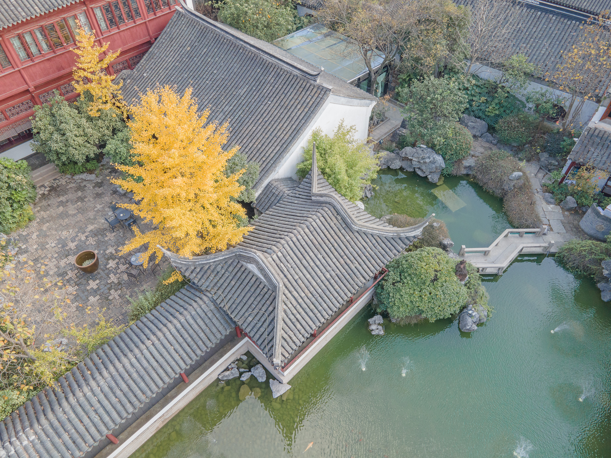 扬州古典文化对建筑设计的影响：布局、形式、材料、园林与装饰